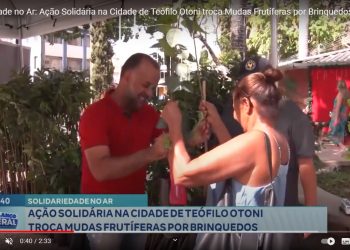 Ação solidária na cidade de Teófilo Otoni troca mudas frutíferas por brinquedos