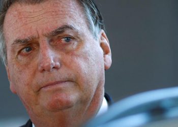 Técnicos do TCU propõem que Bolsonaro devolva presentes oficiais em 15 dias