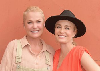 Xuxa tira Angélica no Amigo oculto do Fantástico e dá kit para rituais de ‘proteção’