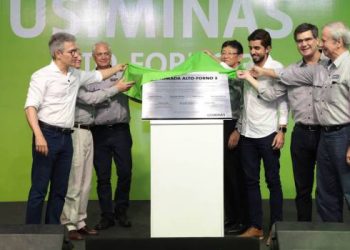 Governador acompanha retomada do Alto-forno 3 da Usiminas, em Ipatinga