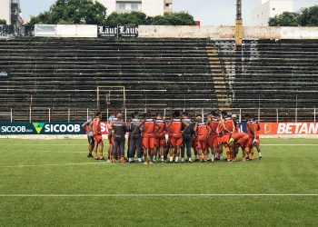 Decepcionados com a derrota, atletas analisam virada sofrida pelo Democrata