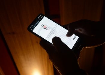 Governo de Minas amplia acesso a serviço de bloqueio de celular em caso de furto ou roubo