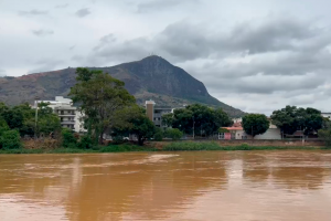 Empresários e especialistas debatem gestão de resíduos sólidos em Valadares