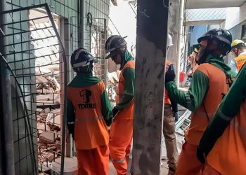 Prédio desaba e mata três pessoas em Aracaju