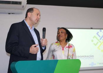 Senador norte-americano visita a sede da Crediriodoce