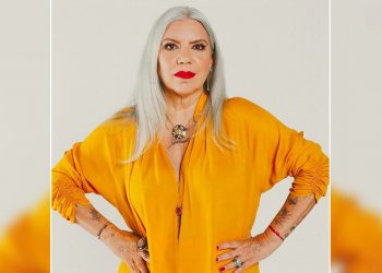 Astrid Fontenelle renova votos de casamento com cerimônia intimista na praia