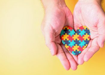 Simpósio sobre autismo já está com ingressos à venda; estudantes, autistas e mães de autistas têm desconto