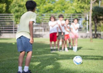 Educação Física para crianças: professora explica importância das brincadeiras para o desenvolvimento na infância