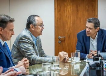 Bancada evangélica volta à ala mais bolsonarista e deve acirrar negociações com Lula