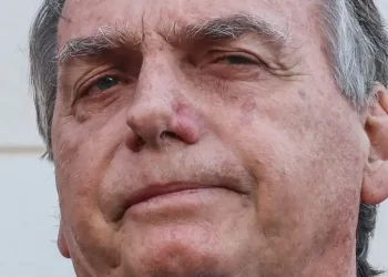 Defesa de Bolsonaro diz que PF apreendeu objetos de pessoas sem relação com inquérito
