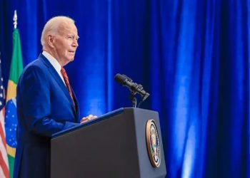 Biden vira o 6 de Janeiro contra Trump, que tenta emplacar versão da história