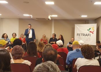 Governo abre sindicância após viagem de ministro de Lula e servidores a Carnaval fora de época