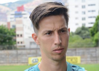 Centroavante moderno, João Sala chega para reforçar o Democrata