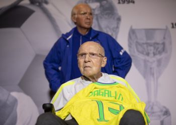 ‘Exemplo de brasileiro que não desistia nunca’: esportistas e políticos homenageiam Zagallo