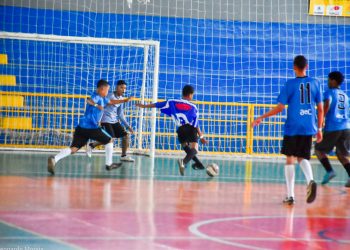 Inscrições abertas para escolinha de futsal na Praça de Esportes