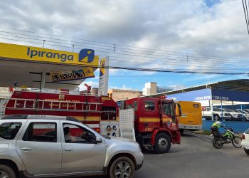 Ônibus sofre princípio de incêndio em Valadares; veja vídeo