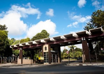 UFJF abre vagas para professor substituto em Valadares e Juiz de Fora