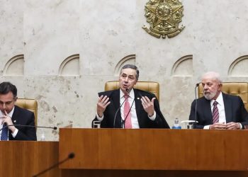 Barroso enaltece atual harmonia entre Poderes sem citar Bolsonaro e faz alerta