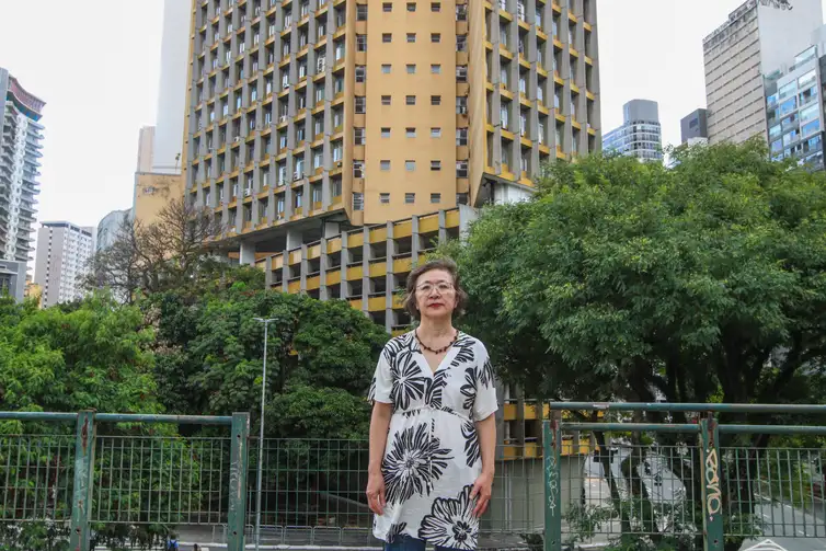 Rovena Rosa/Agência Brasil São Paulo (SP), 11/01/2024 - A arquiteta Rosaria Ono, especializada em segurança contra incêndio, fala com a Agência Brasil sobre os 50 anos do incêndio do Edifício Joelma. Foto: Rovena Rosa/Agência Brasil