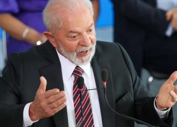 Em ano eleitoral, Lula exalta Paes e critica bolsonarismo em ida ao Rio