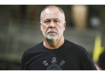 Corinthians demite Mano Menezes após quatro derrotas seguidas