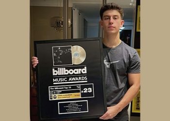 Pianista de Valadares chega ao Top 50 da Billboard