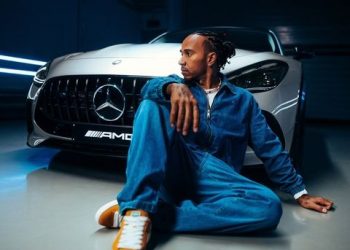 Hamilton vai deixar a Mercedes para se tornar piloto da Ferrari a partir de 2025