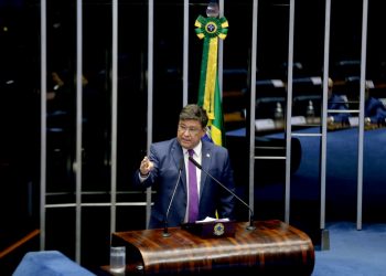 Limitação da saída temporária de presos é um avanço para um Brasil mais seguro, afirma senador Carlos Viana