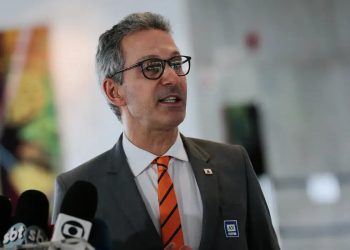 Zema confirma presença no ato chamado por Bolsonaro na Paulista