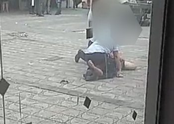 Homem morre após ser imobilizado por seguranças de supermercado 