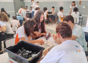 Confira o calendário de pagamento do programa Pé-de-Meia para estudantes do ensino médio