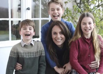 Kate Middleton se desculpa após foto manipulada
