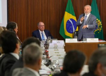 ‘Falta muito para fazer’, diz Lula ao abrir reunião ministerial