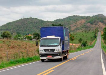 O Departamento de Estradas de Rodagem de Minas Gerais (DER-MG) informou que veículos de carga de grande porte terão sua circulação restrita nas rodovias estaduais de pista simples durante o feriado da Semana Santa.