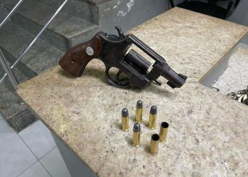 PM apreende arma de fogo após disparo acidental