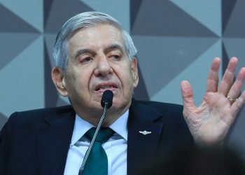 Pacto de silêncio: 12 militares e 2 civis ficam calados em depoimento