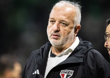 Diretor do São Paulo pede desculpas a Abel Ferreira após fala xenofóbica