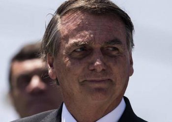 Defesa de Bolsonaro reclama de falta de acesso a investigação e pede esclarecimentos ao STF