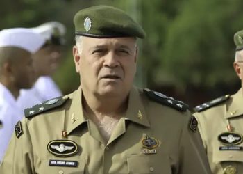 Ex-comandante do Exército liga minuta golpista de casa de Torres a Bolsonaro