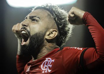 Gabigol mira recorde da Libertadores, mas deixa futuro em aberto