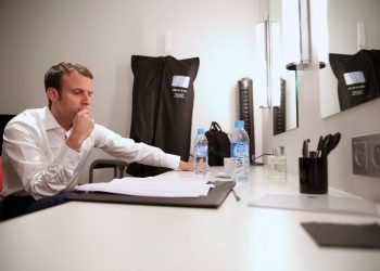 ‘Somos as potências que não querem ser os lacaios de outros’, diz Macron ao lado de Lula no Rio