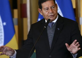 Mourão diz que governo Bolsonaro teve fim melancólico: ‘Tínhamos que ter reconhecido a derrota’
