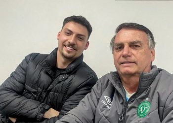 MPDF denuncia Jair Renan, filho de Bolsonaro, por lavagem de dinheiro