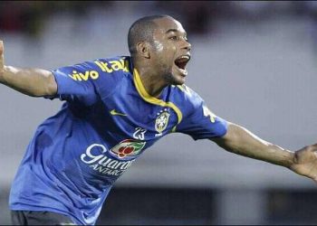 STJ começa a julgar possibilidade de Robinho cumprir pena no Brasil