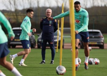 Dorival separa times, mas mantém mistério no Brasil antes de enfrentar a Inglaterra