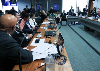 Oposição no Senado evita questionar chanceler sobre Israel e Gaza