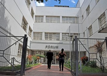 Aprendendo com o passado: a hesitação como obstáculo ao progresso em Governador Valadares