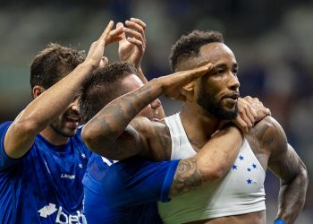 Superação marca primeiro jogo do Cruzeiro no Brasileirão