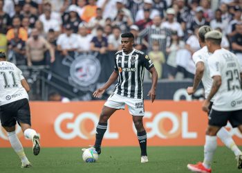 Pilar defensivo de Milito, zagueiro Jemerson lidera estatísticas individuais da posição