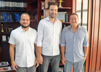 Presidente da Assembleia Legislativa visita o Sistema Leste de Comunicação